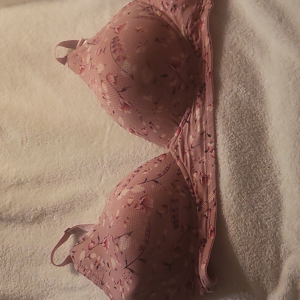 42 D Laura Ashley multicolored wirefree bra